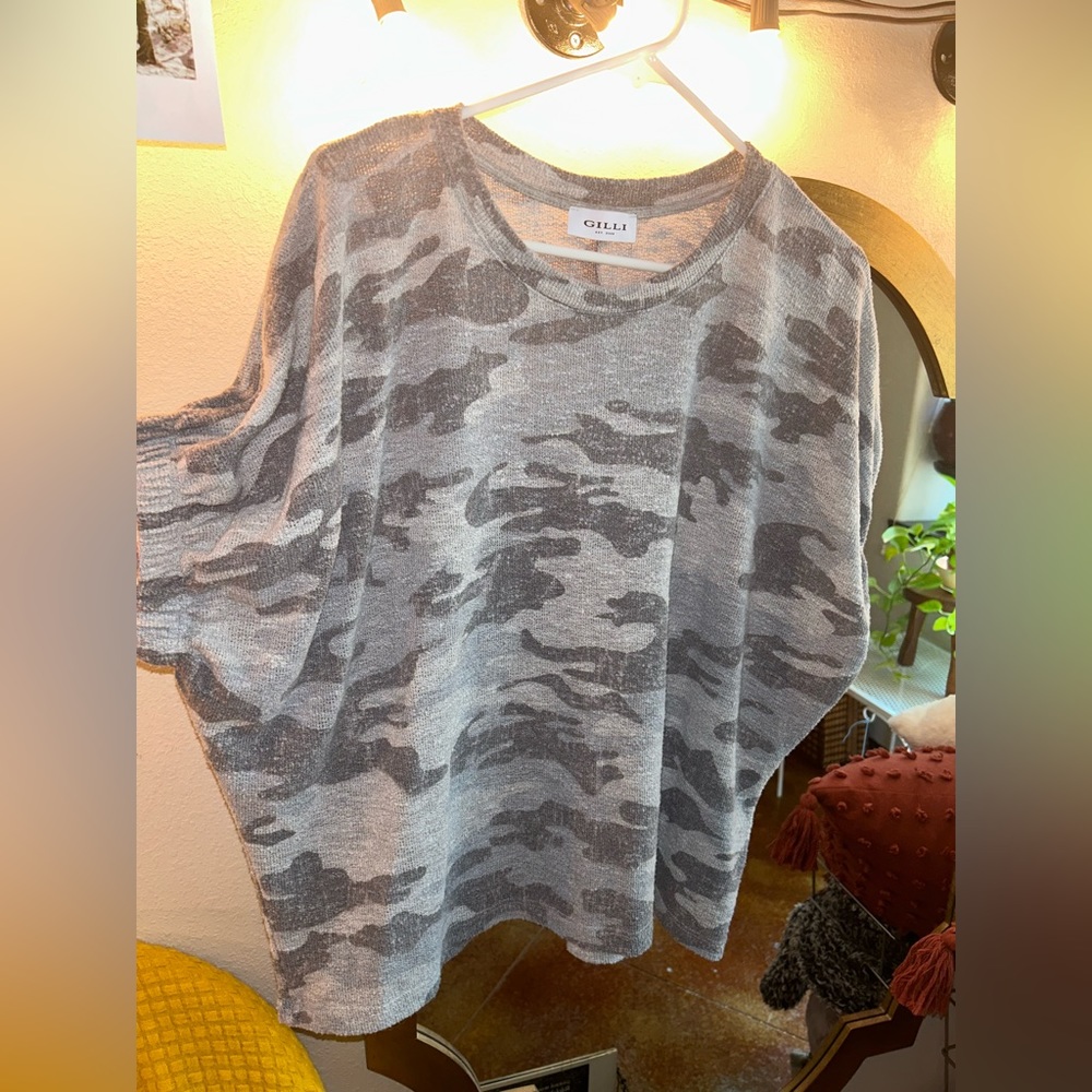 Cutie camo blouse!